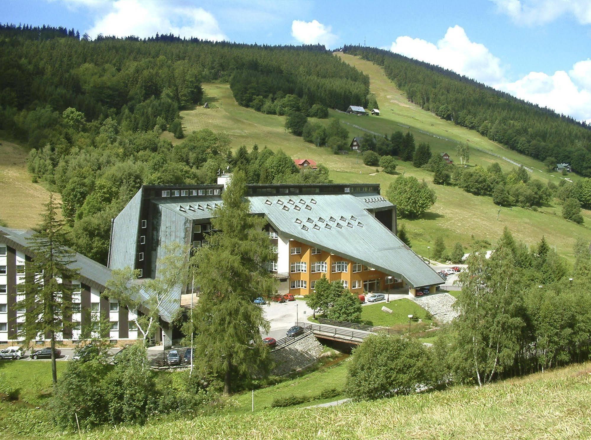 Hotel Fit Fun Harrachov Bagian luar foto